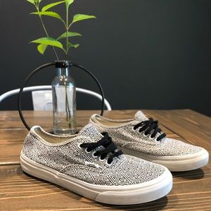 Vans Black and White Geometric Patterns UNISEX